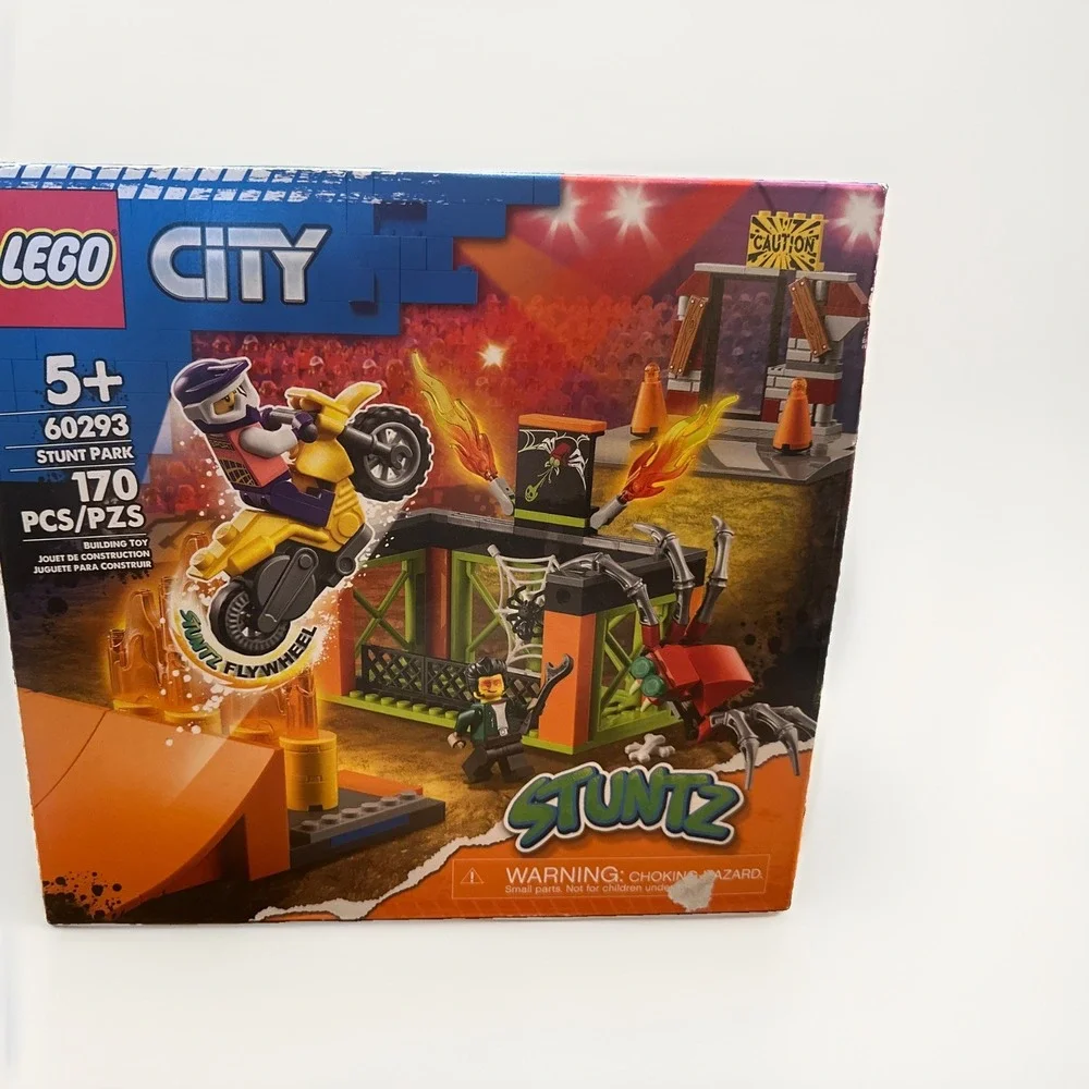 LEGO (60293) City: Stunt Park Bike Skate Ramp Town - New - Retired
